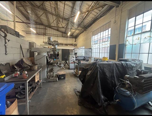 327M² WAREHOUSE TO LET IN BELLVILLE SOUTH
